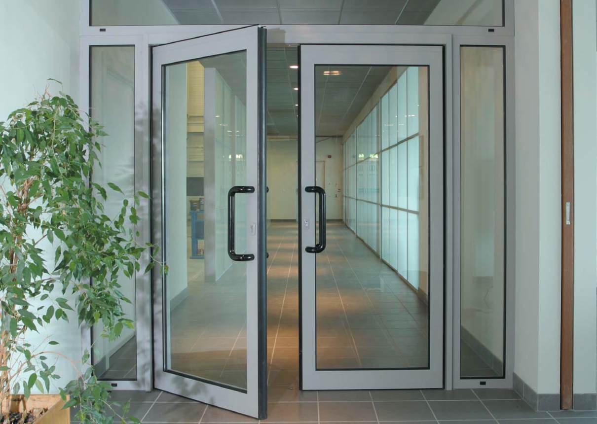 Алюминиевая дверь 700×2000 мм. GFTD9205 Алюминиевая дверь 700×2000 мм. GFTD9205